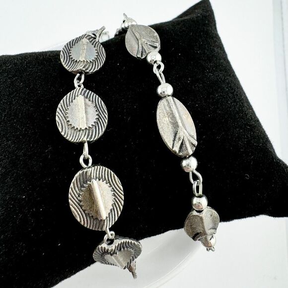 Vintage Two Southwestern Silver Tone Wave Bracelets Boho Chic Rustic Charm - Picture 3 of 8